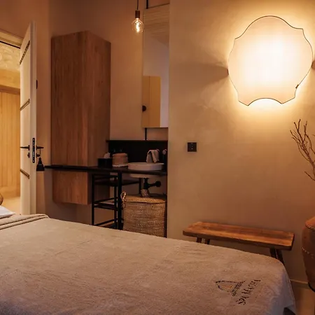 Domaine De Locguenole & - Relais & Chateaux מלון 4*